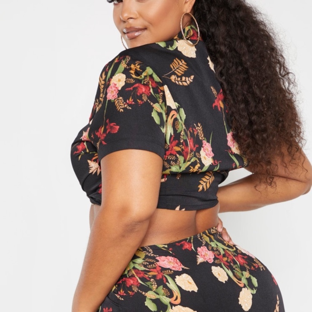 Plus Black Oriental Print Cut Out Crop Top
